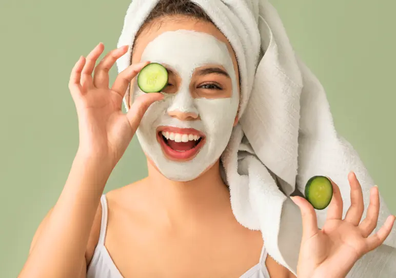 طرز تهیه ماسک صورت با خیار و یخ