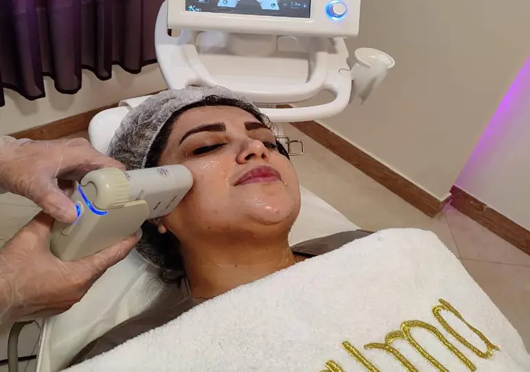 کلینیک زیبایی آلما در گلسار