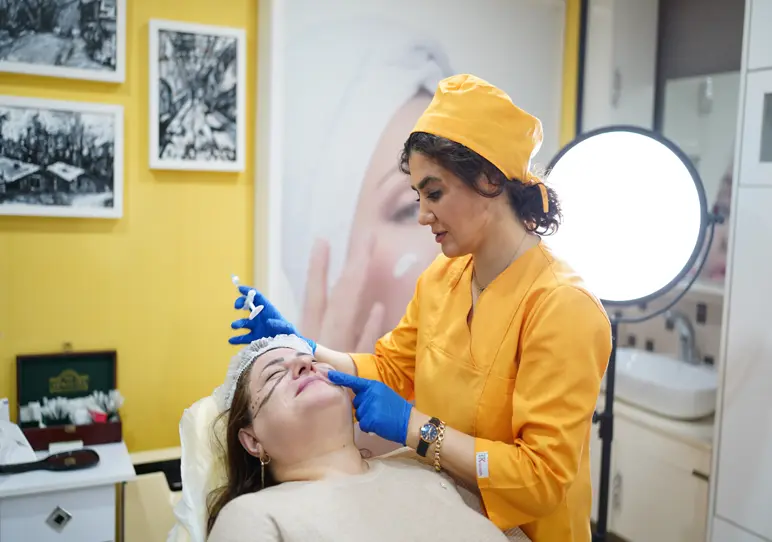 بهترین دکتر تزریق فیلر و ژل در رشت